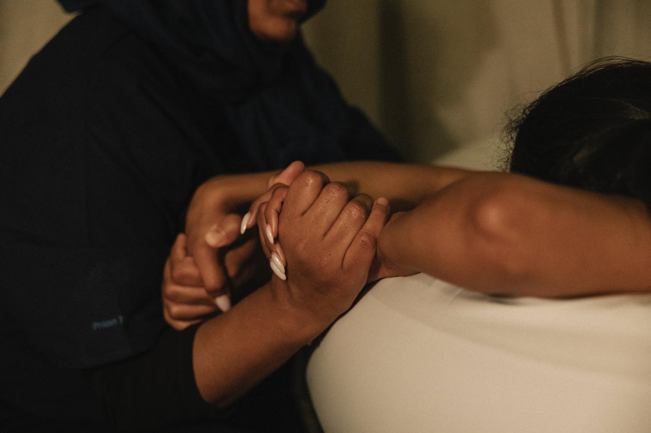 Birth doula support during labour